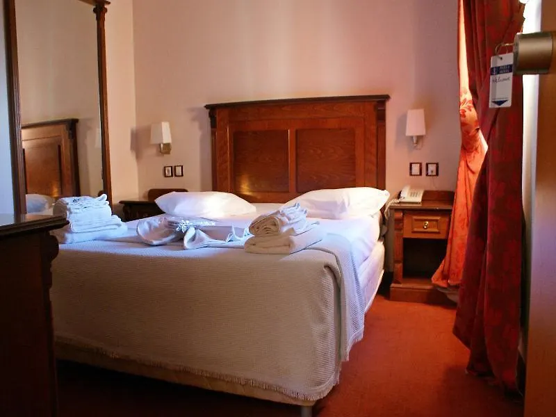 Perea Hotel Переа