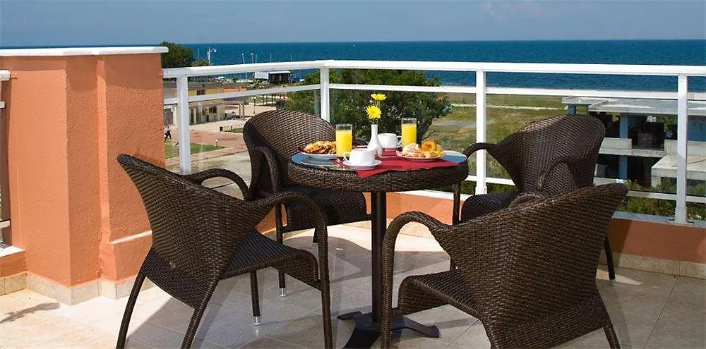 Perea Hotel Переа 0*,