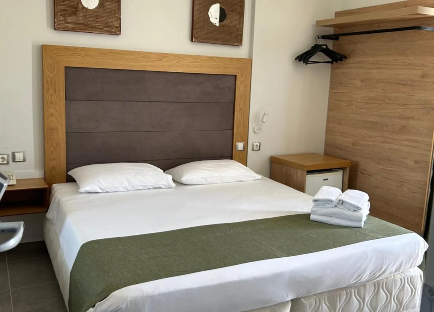 Perea Hotel Переа